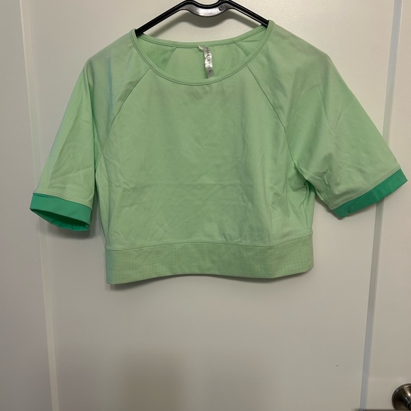 🍁Fabletics Avah Color Block Cut Off Crop Top - Picture 2 of 8